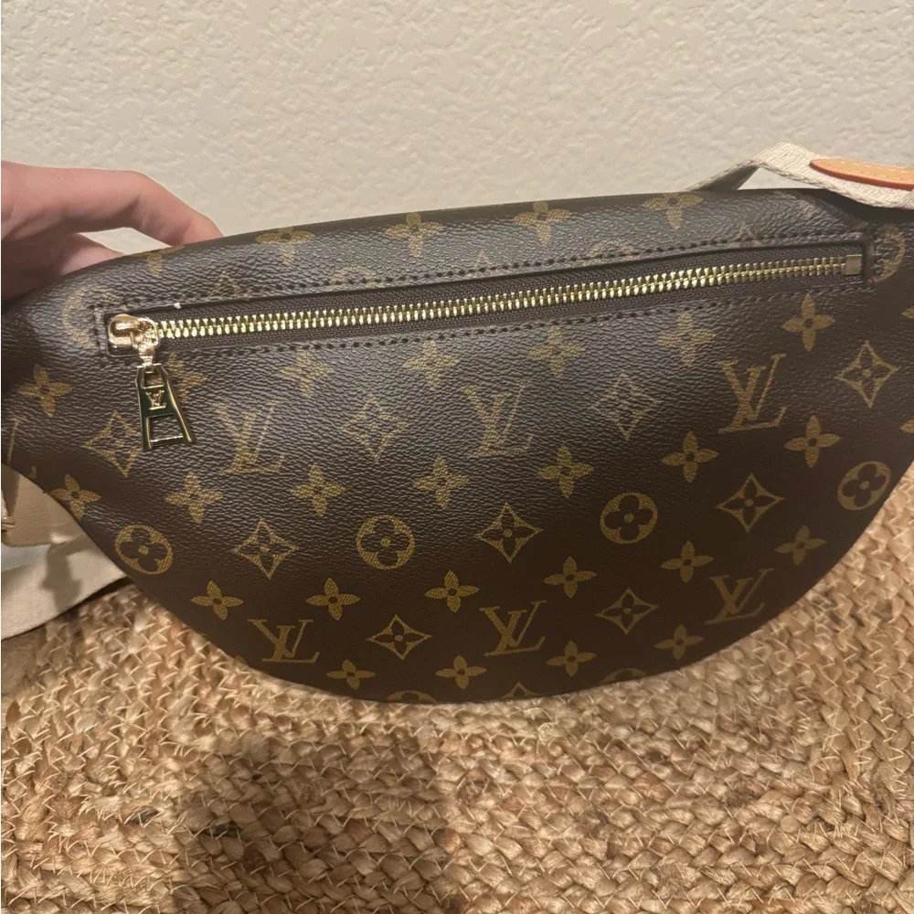 High Rise Bum - Picture 3 of 4